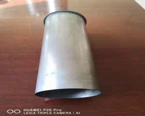 五金冲压模具采用开口或对开衬套安装时要注意哪些
